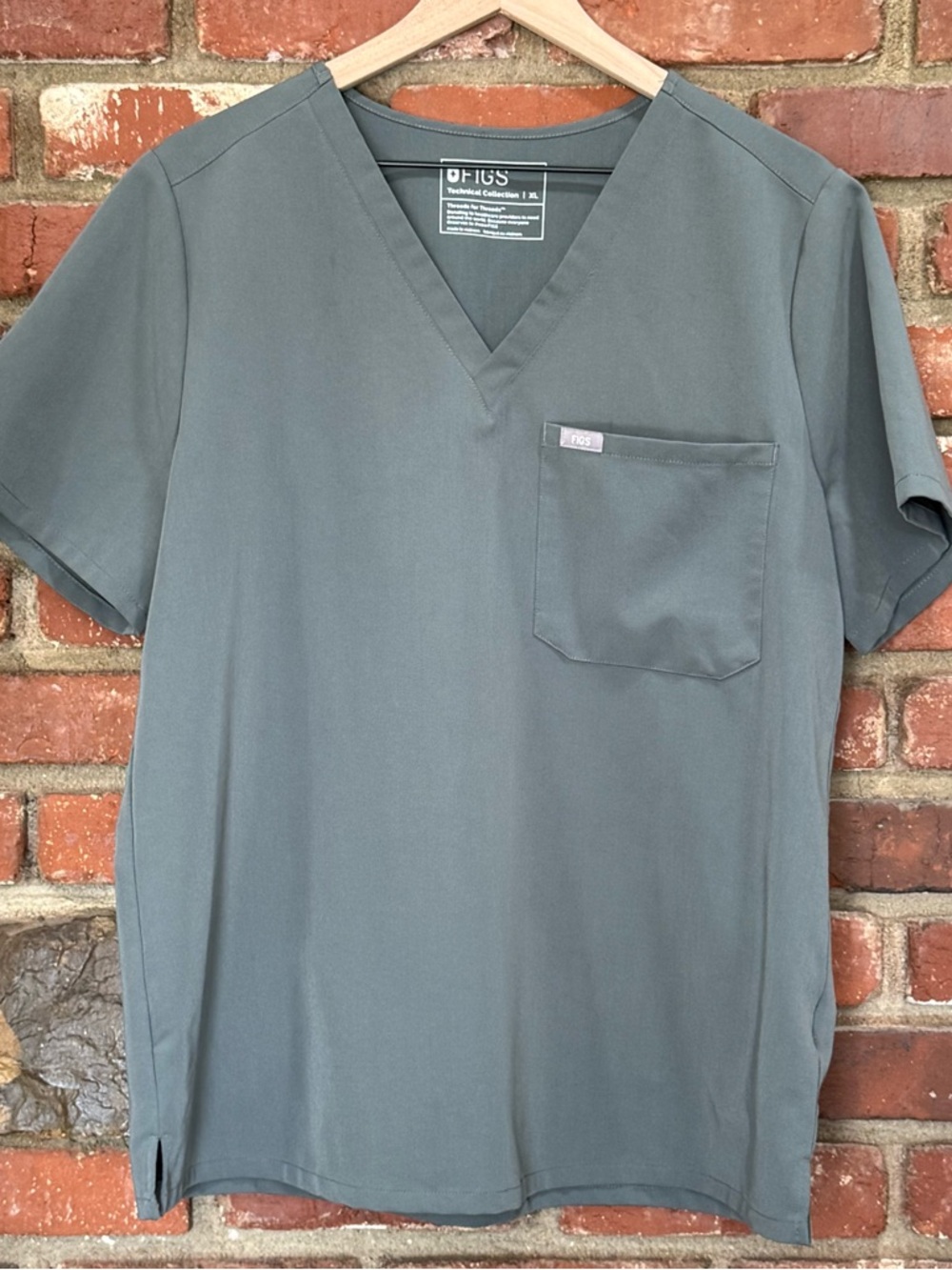 Figs women's scrub top green/gray‎ size XL style FW1000 clinic shirt